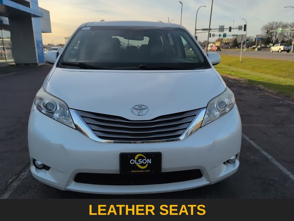 Used 2017 Toyota Sienna XLE w/ XLE Navigation Package image 9