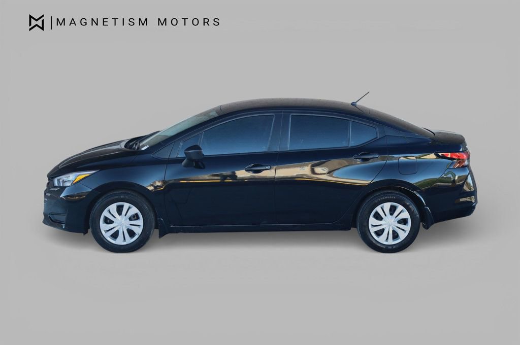 Used 2025 Nissan Versa S w/ Trunk Package image 2