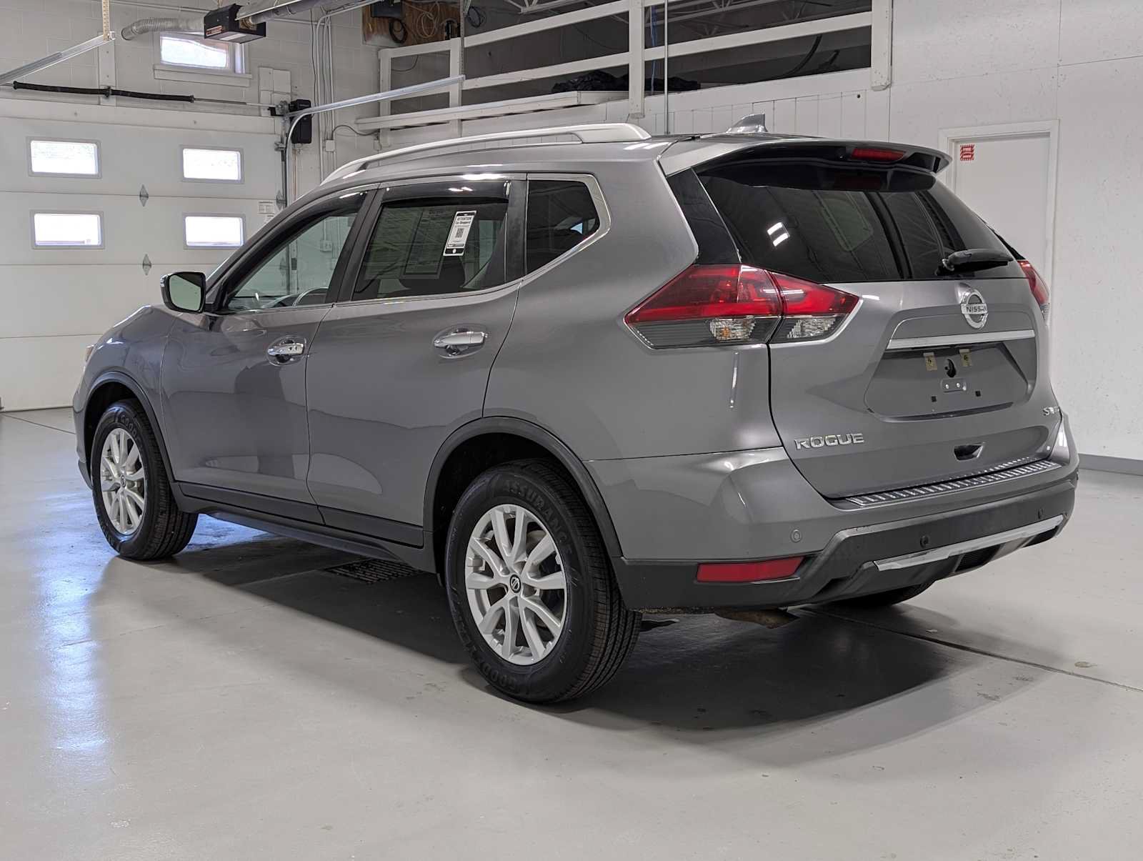 Used 2020 Nissan Rogue SV AWD/4WD image 10
