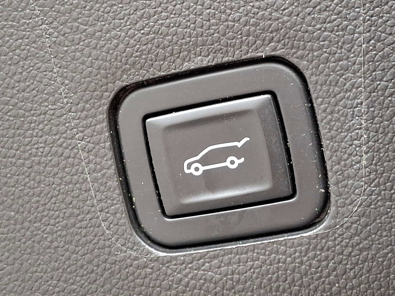 Used 2019 Chevrolet Traverse LT w/ LPO, Blackout Package AWD/4WD image 28
