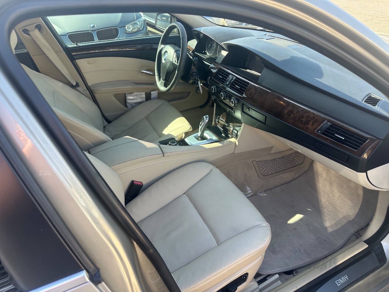 Used 2010 BMW 528i Sedan RWD image 14