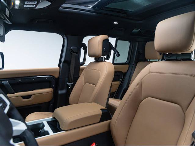 New 2026 Land Rover Defender 110 X-Dynamic SE AWD/4WD image 16