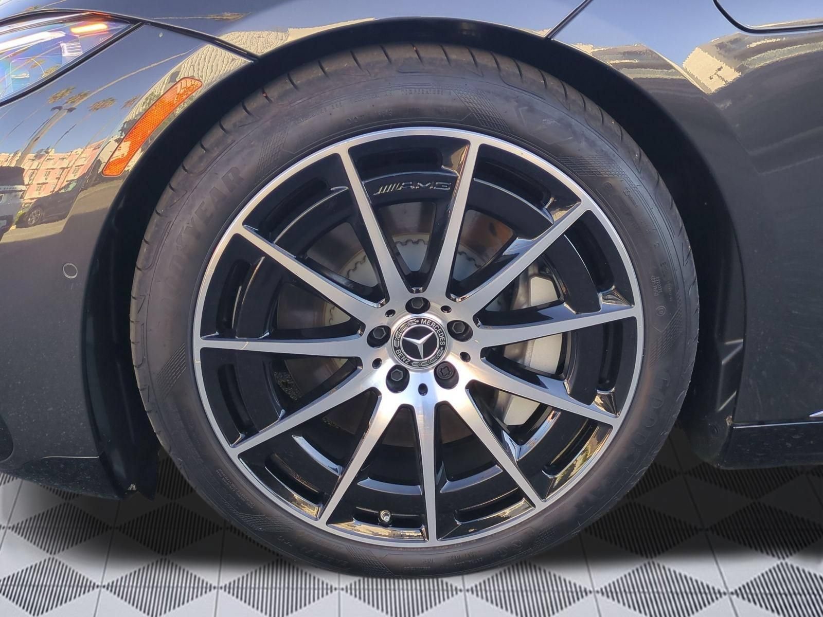 Used 2023 Mercedes-Benz EQS 580 4MATIC Sedan image 9