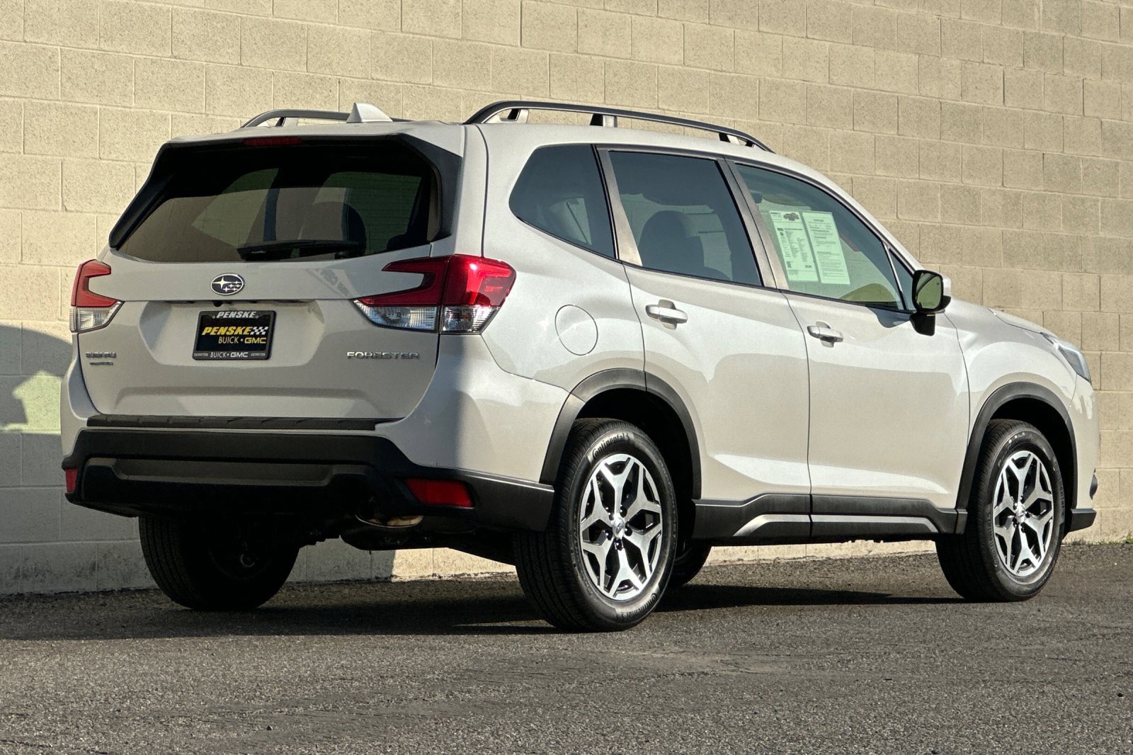 Used 2022 Subaru Forester Premium image 4
