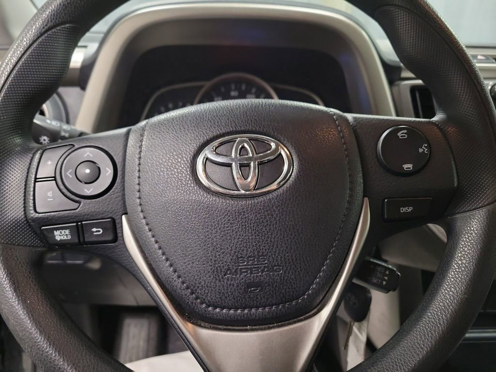 Used 2015 Toyota RAV4 LE image 17