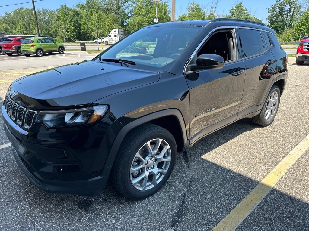 Used 2024 Jeep Compass Latitude