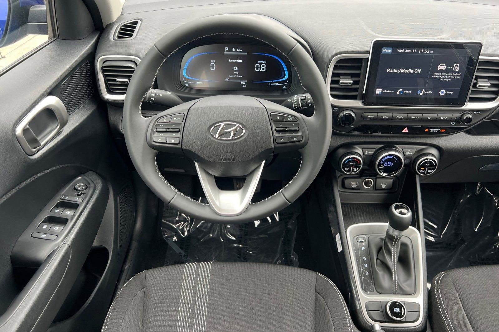 New 2025 Hyundai Venue SEL image 16