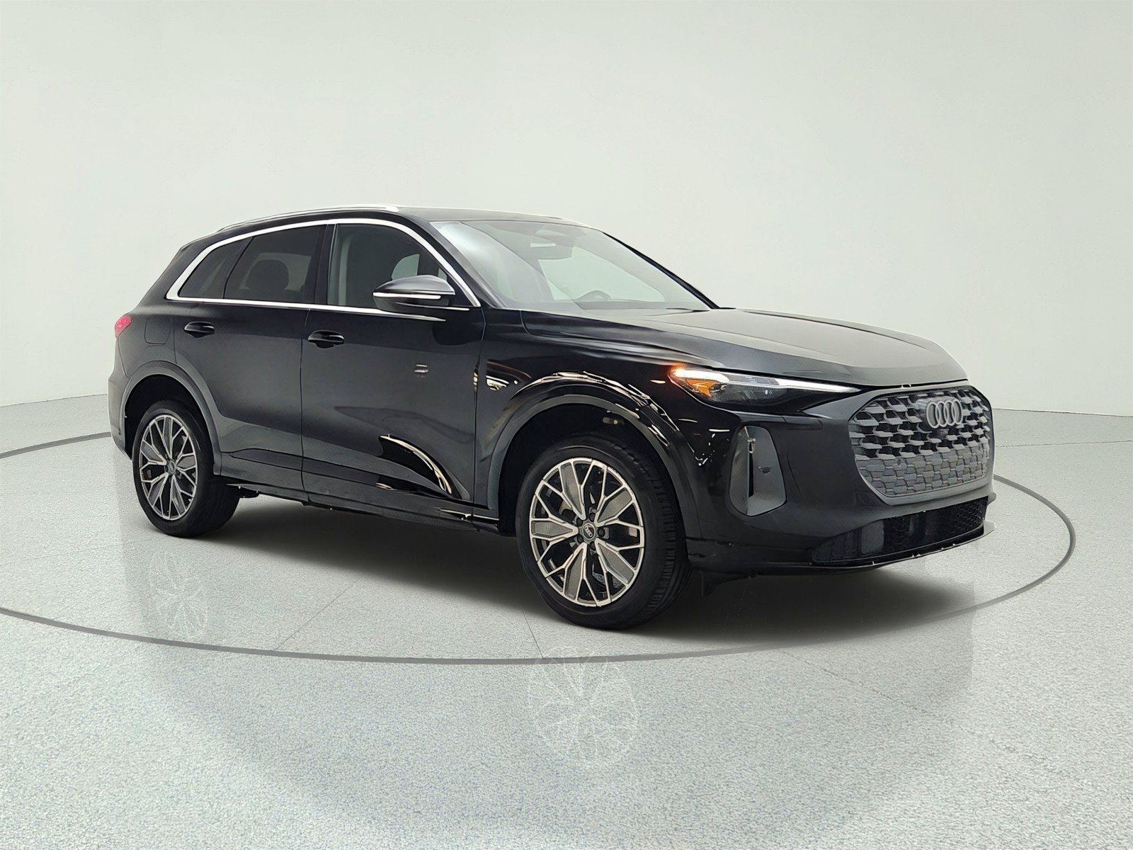 Used 2025 Audi Q5 Premium Plus w/ Premium Plus AWD/4WD image 3
