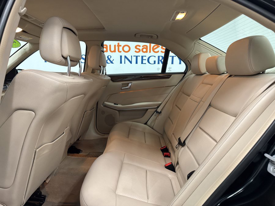 Used 2014 Mercedes-Benz E 350 4MATIC Sedan image 14