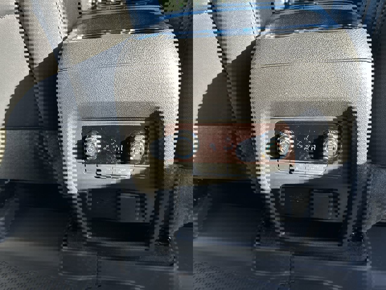 New 2026 Chevrolet Traverse LT w/ Midnight/Sport Edition image 19