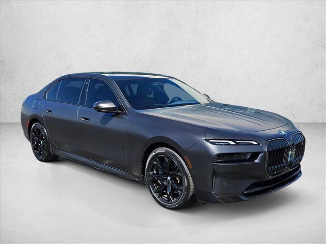 Certified 2023 BMW i7 xDrive60 AWD/4WD video 3