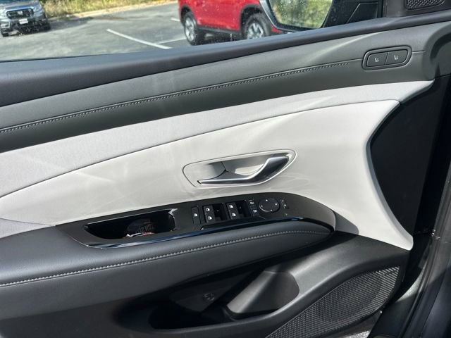 New 2025 Hyundai Tucson Limited image 10