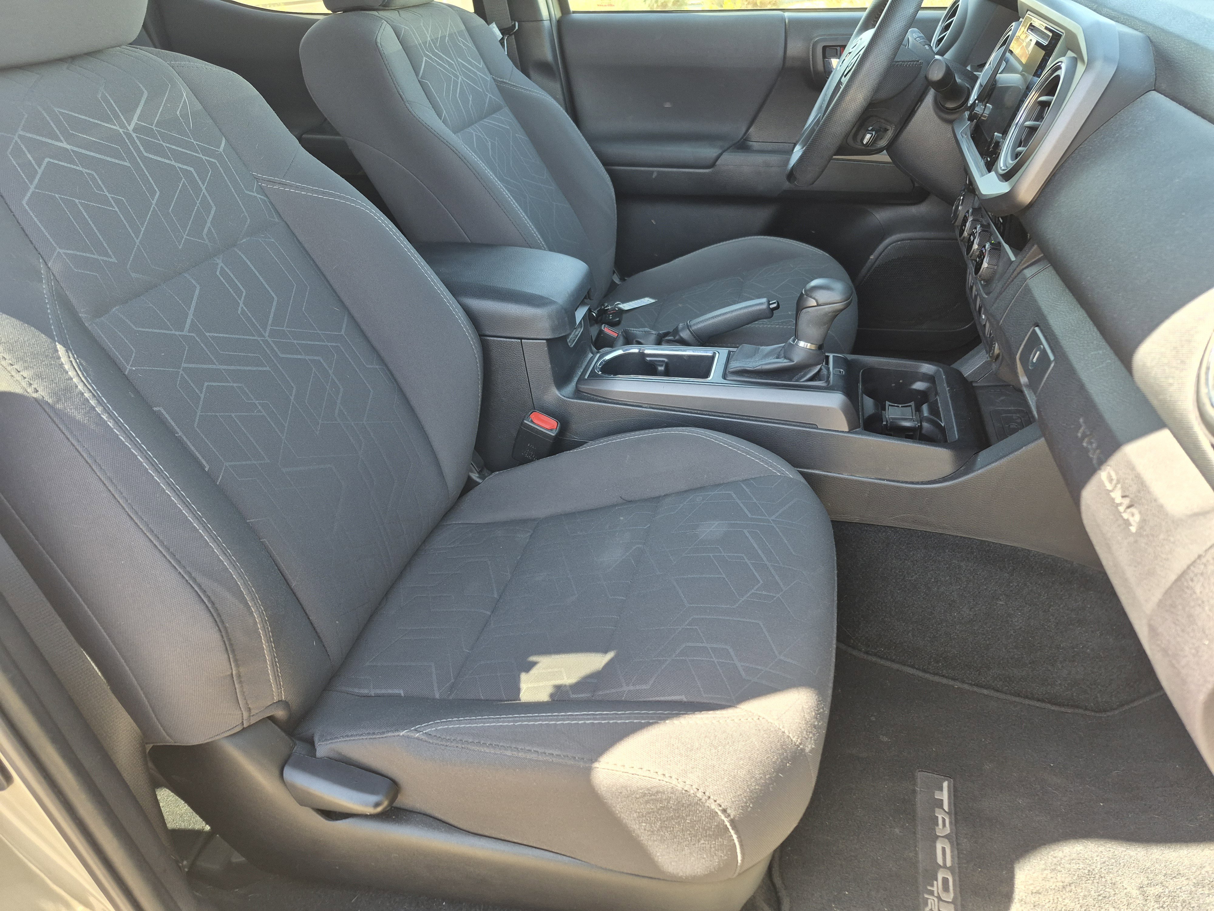 Used 2017 Toyota Tacoma TRD Sport w/ Premium & Technology Package AWD/4WD image 23