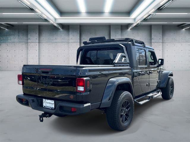 Used 2023 Jeep Gladiator Sport image 4
