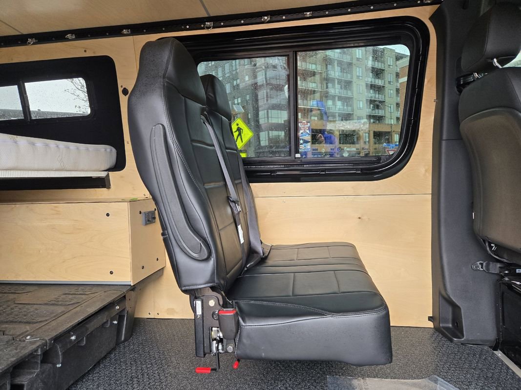 Used 2020 Mercedes-Benz Sprinter 2500 image 24