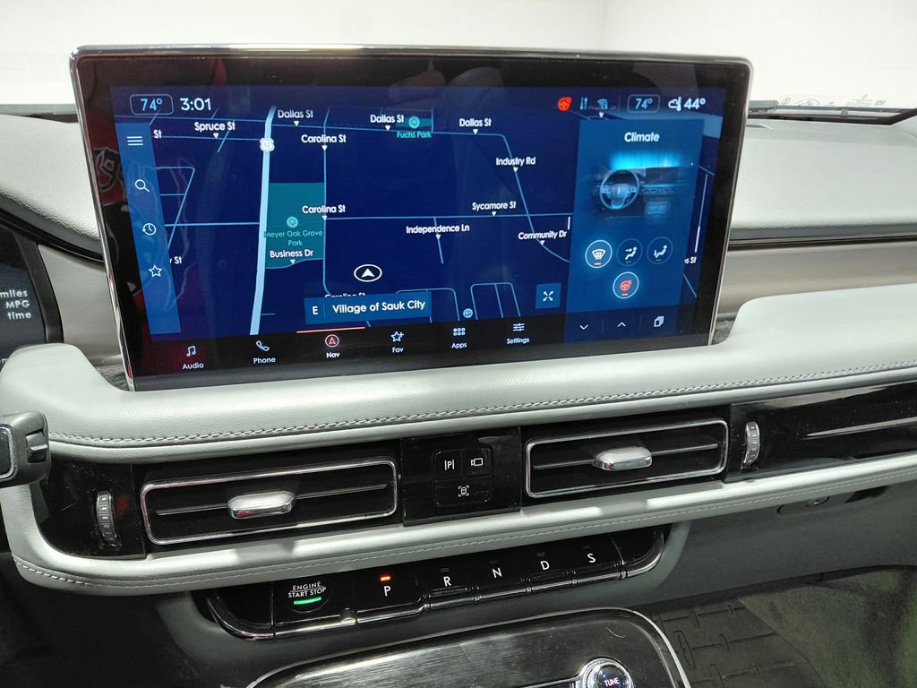 Used 2022 Lincoln Nautilus Reserve w/ Equipment Group 201A AWD/4WD image 33