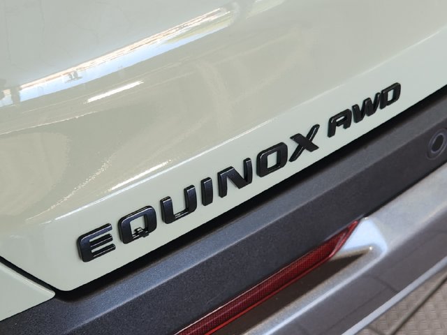 Used 2026 Chevrolet Equinox ACTIV AWD/4WD image 9
