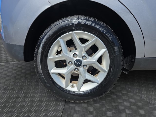 Used 2024 Kia Soul LX w/ LX Technology Package FWD image 35