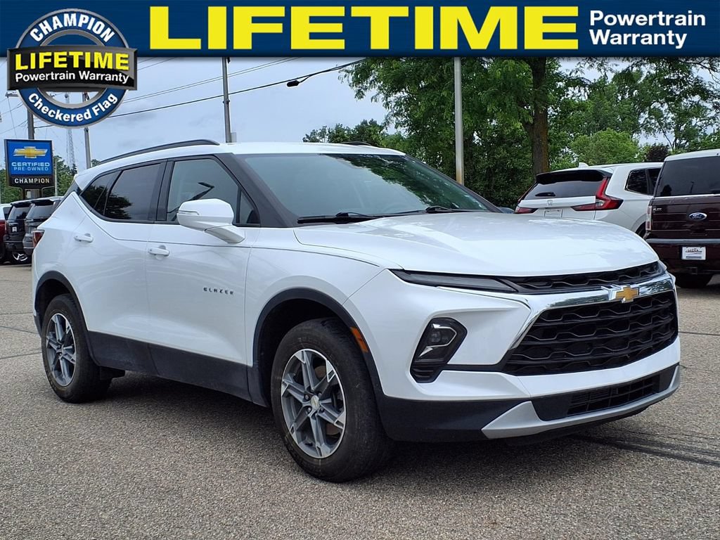 Used 2023 Chevrolet Blazer LT FWD image 3
