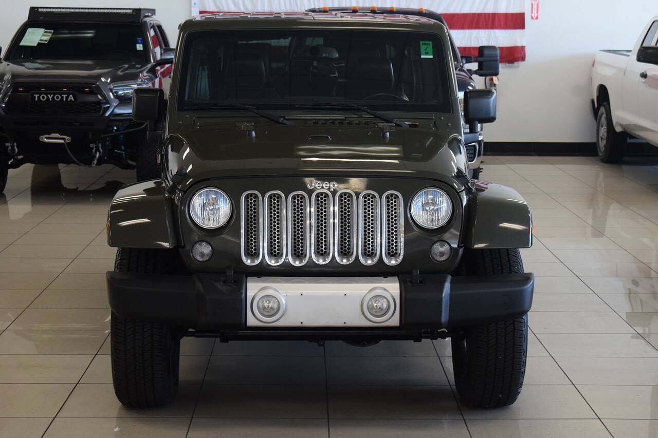 Used 2015 Jeep Wrangler Unlimited Sahara w/ Dual Top Group AWD/4WD image 12