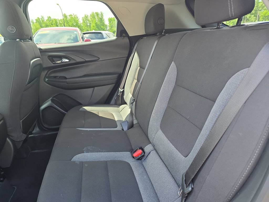 Used 2025 Chevrolet TrailBlazer LT FWD image 25