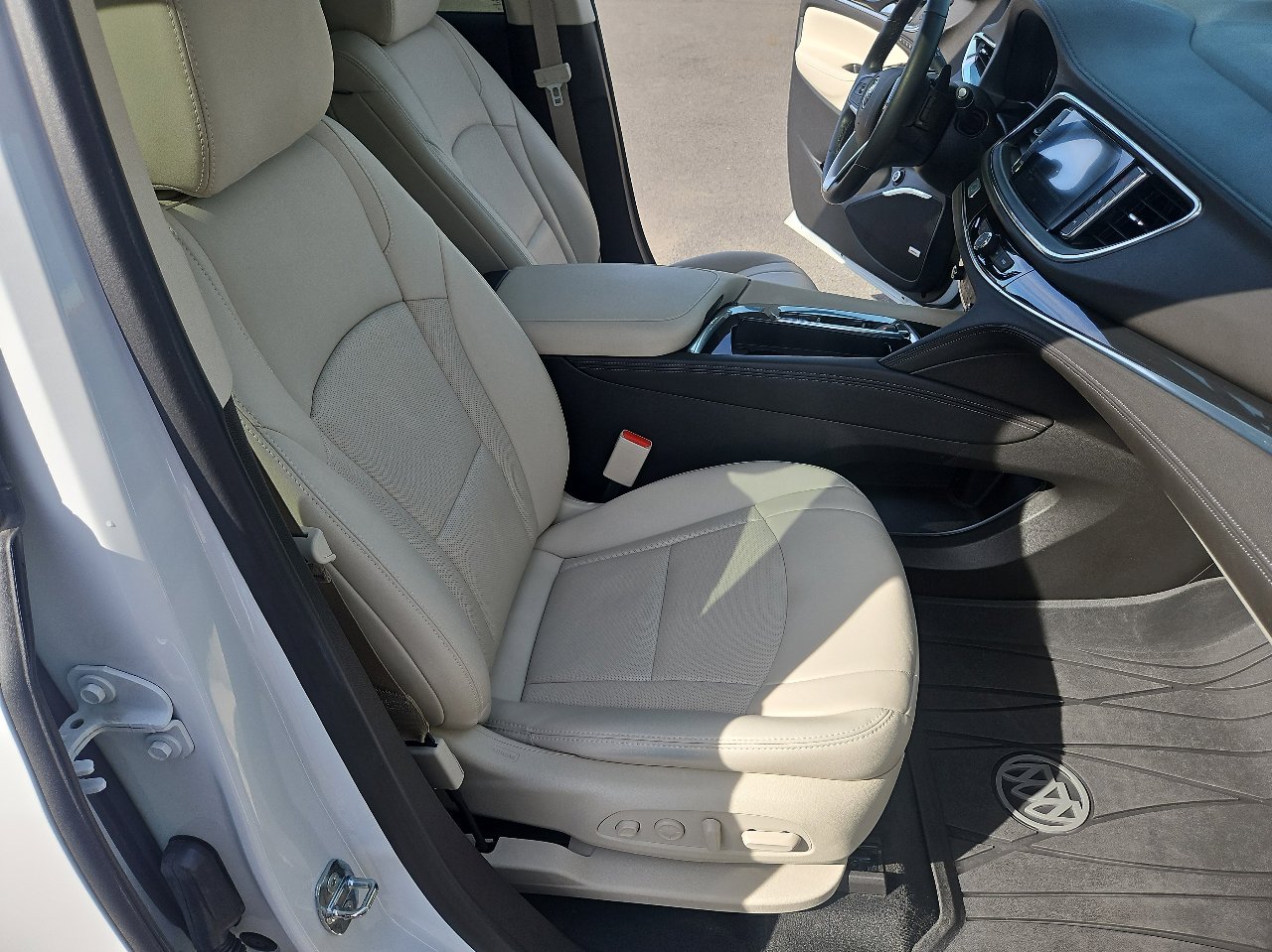 Used 2022 Buick Enclave Premium w/ Experience Buick Package image 15