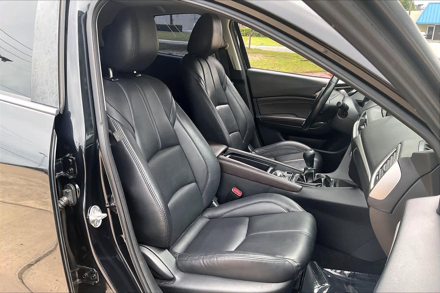 Used 2018 MAZDA MAZDA3 Touring FWD image 9
