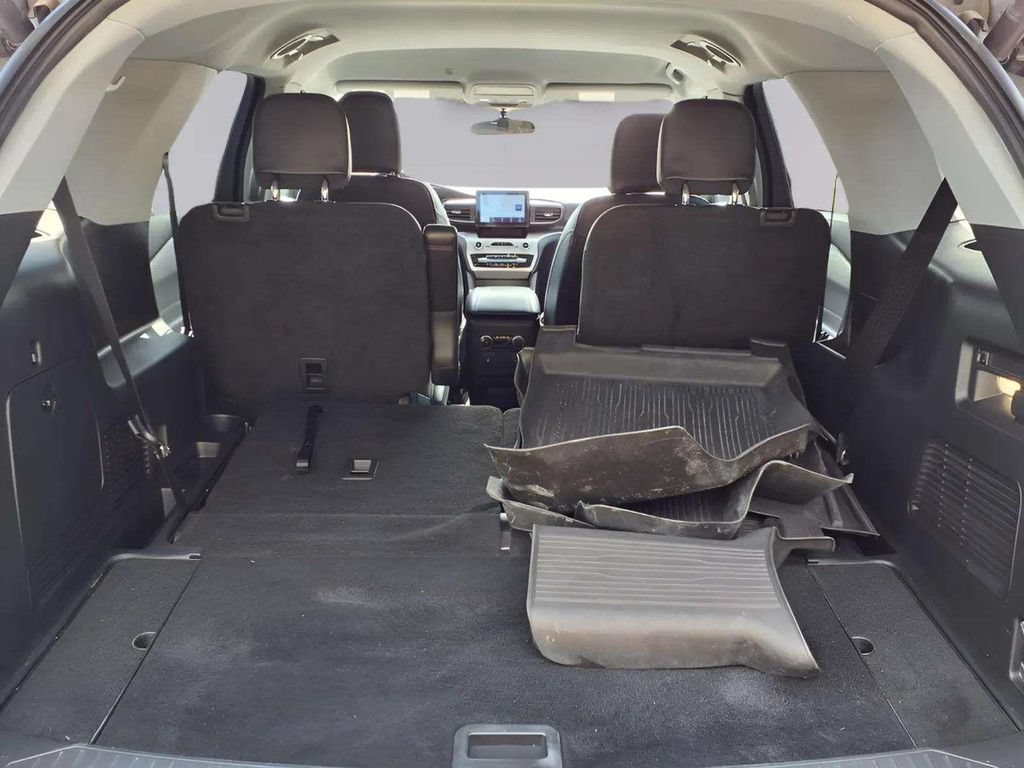 Used 2023 Ford Explorer XLT w/ Equipment Group 202A RWD image 19