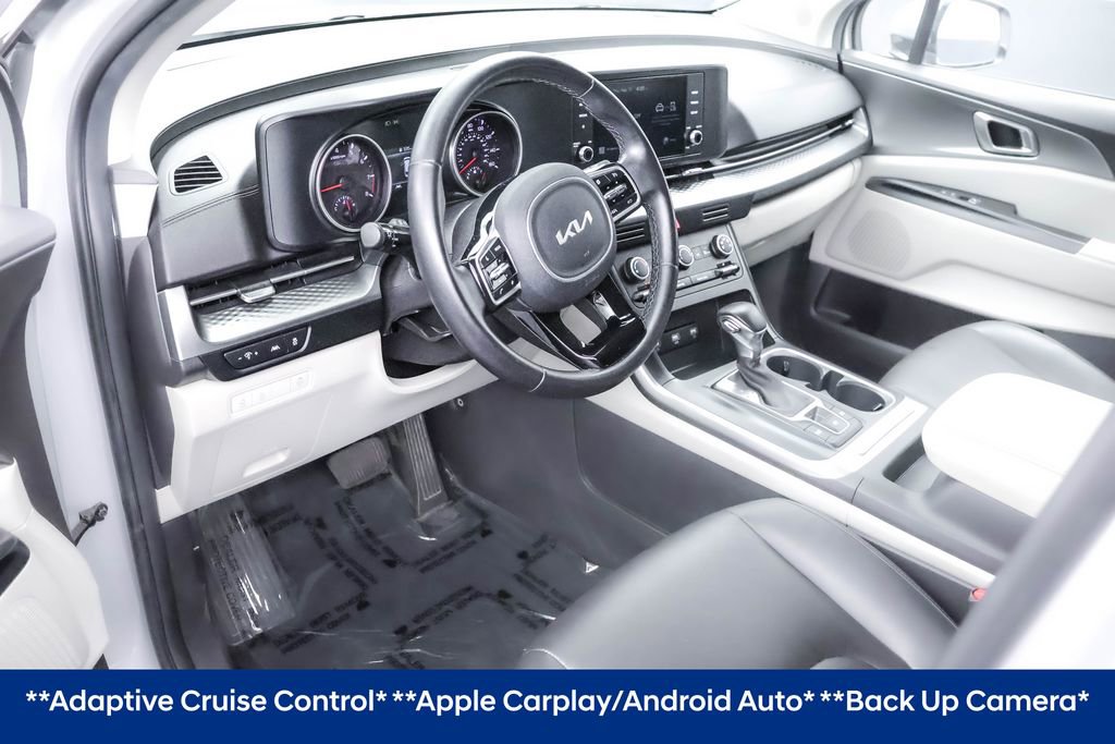Used 2022 Kia Carnival LX image 5