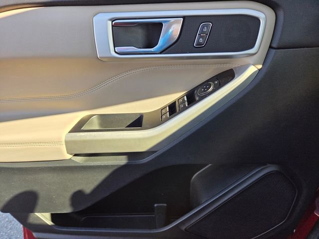 Used 2021 Ford Explorer XLT image 25