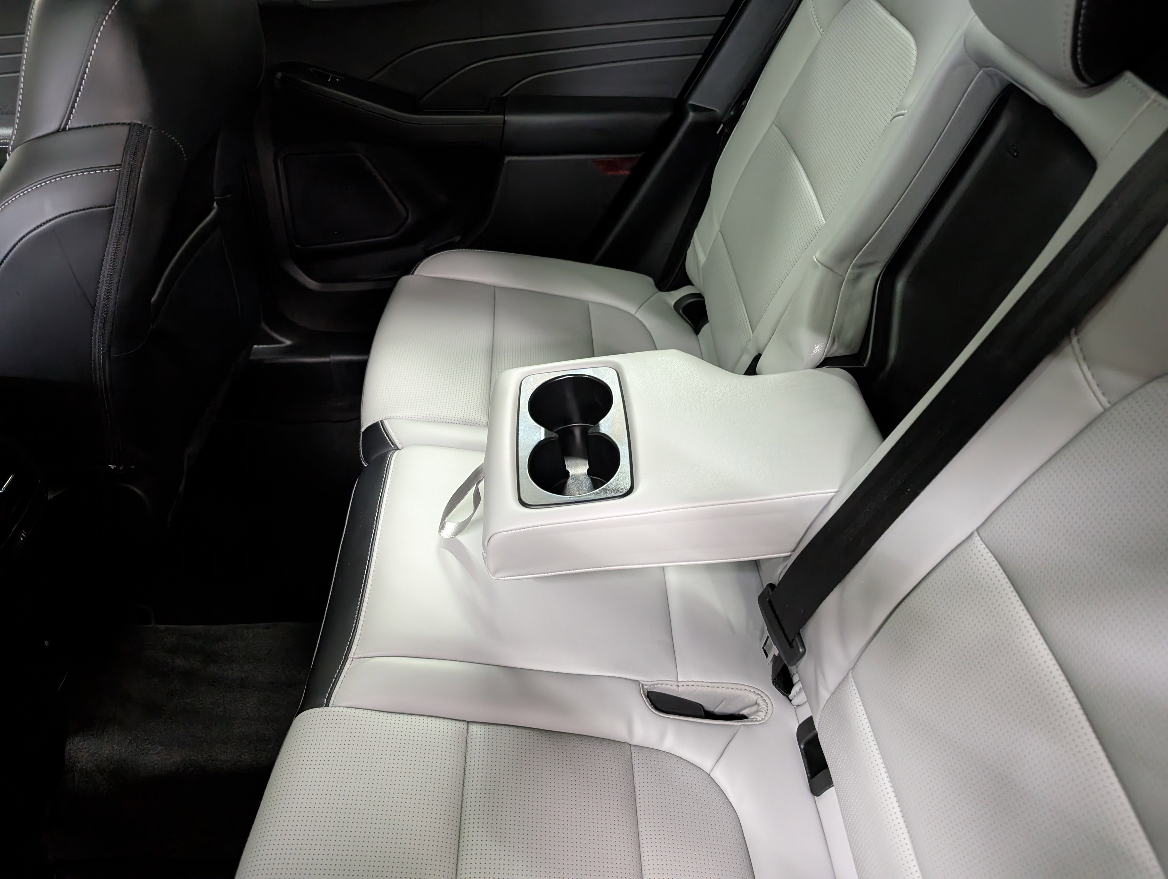 Used 2024 Ford Escape Platinum image 7