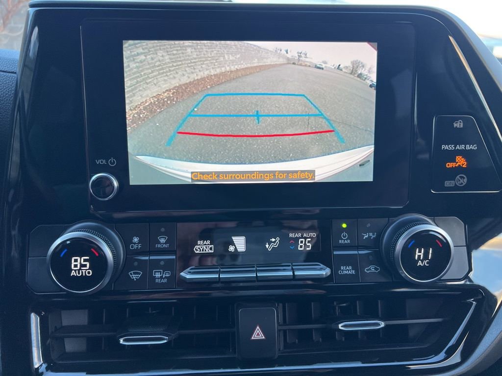 Used 2023 Toyota Highlander LE image 20