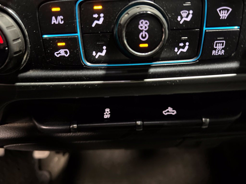Used 2018 Chevrolet Silverado 1500 LT w/ All Star Edition AWD/4WD image 28