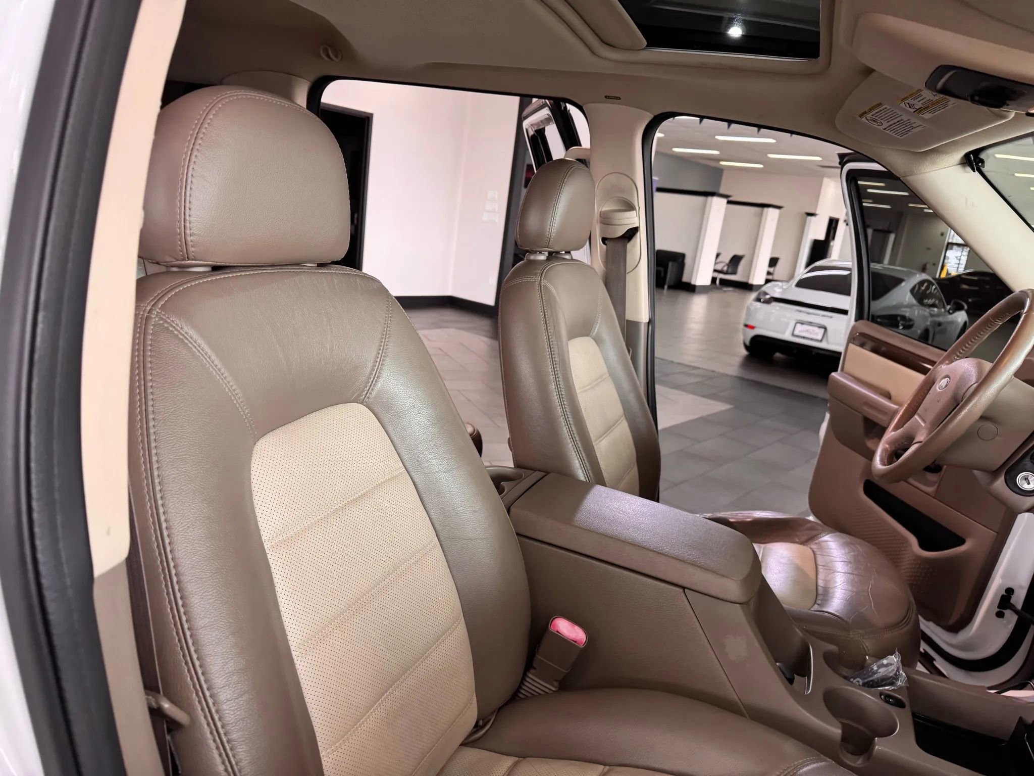 Used 2005 Ford Explorer Eddie Bauer AWD/4WD image 13