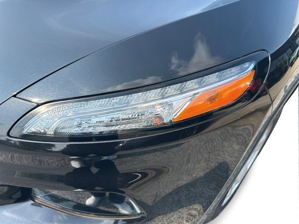 Used 2016 Jeep Cherokee Sport AWD/4WD image 30