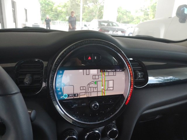 Certified 2024 MINI Cooper SE FWD image 9
