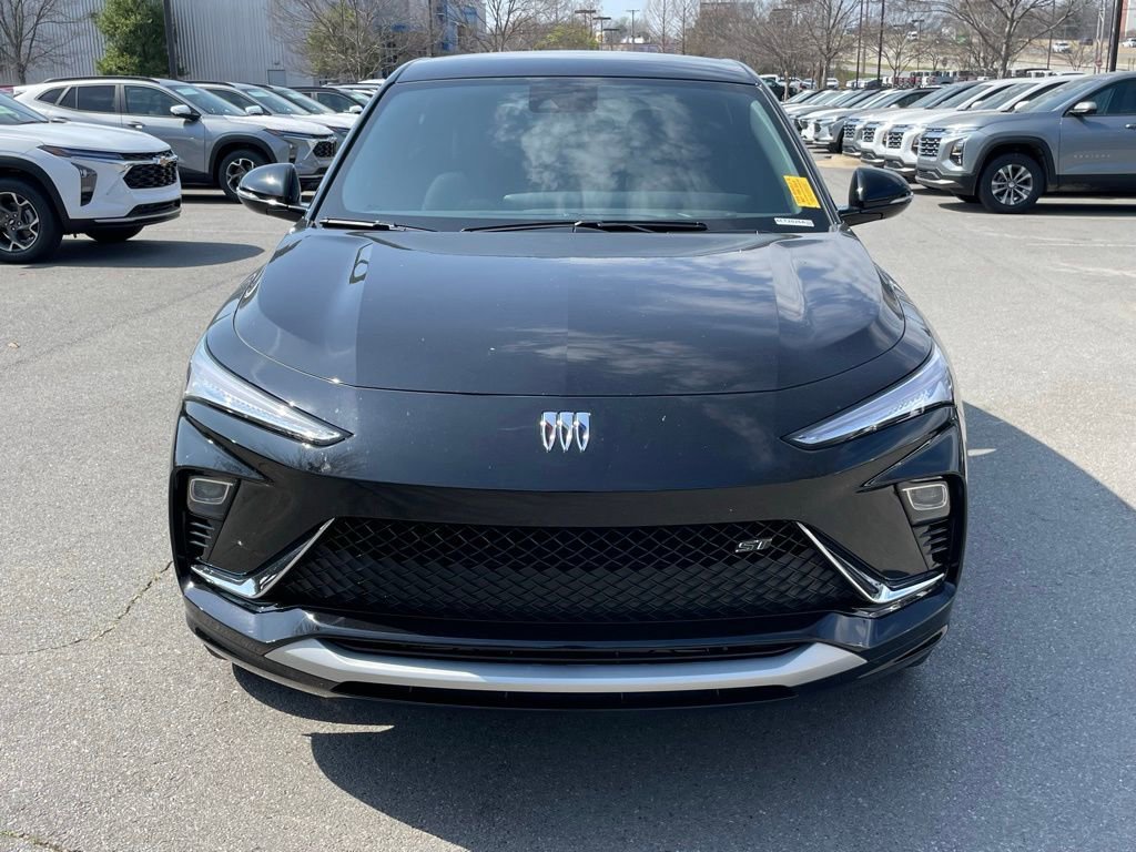 Used 2025 Buick Envista Sport Touring w/ Convenience II Package video 2