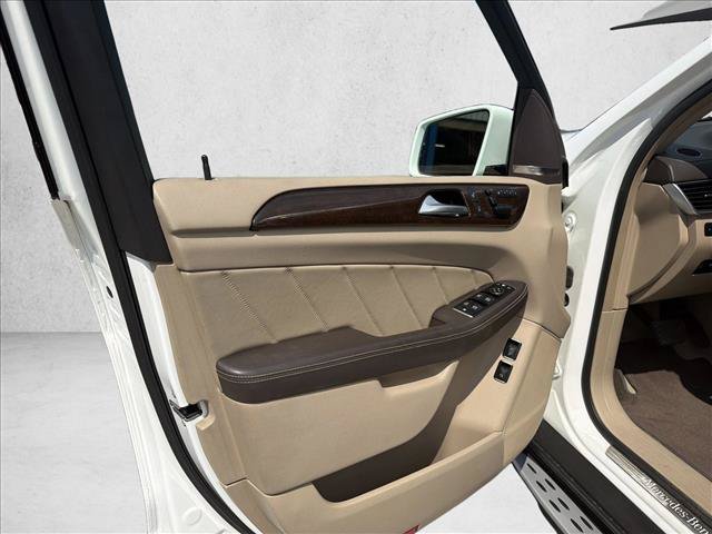 Used 2015 Mercedes-Benz GL 450 4MATIC w/ Appearance Package image 9