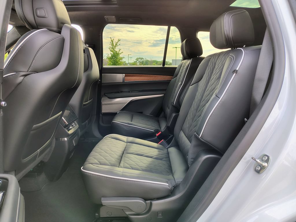 New 2027 Cadillac Vistiq Premium Luxury AWD/4WD image 35