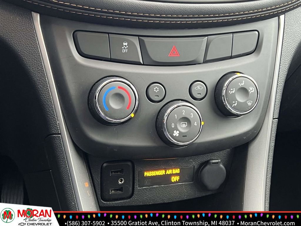Certified 2022 Chevrolet Trax LT w/ LT Convenience Package image 21