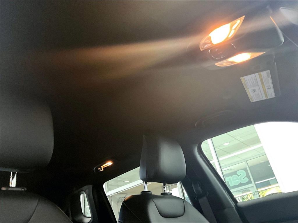 Used 2024 Jeep Compass Limited image 22