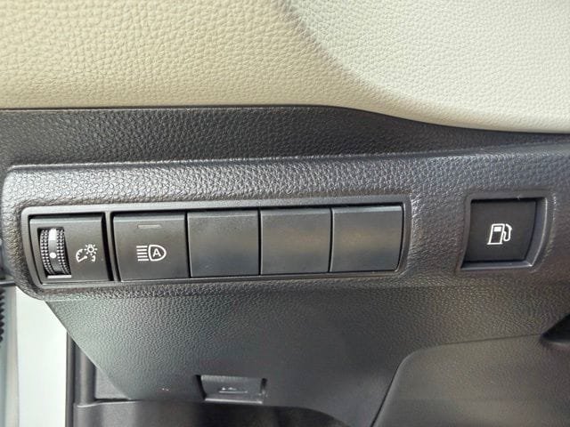 Used 2022 Toyota Corolla LE FWD image 21
