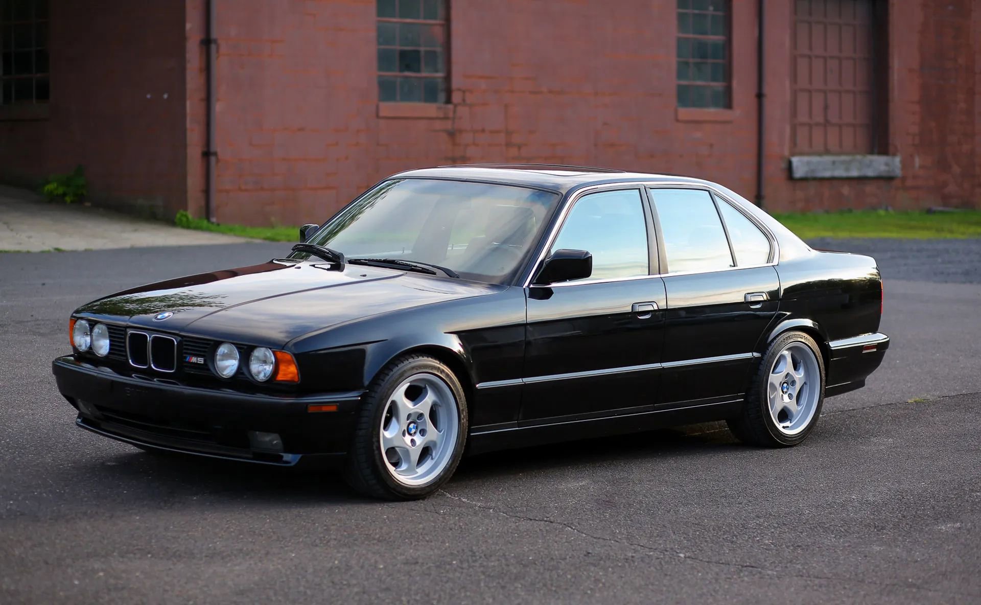 Used 1991 BMW M5 image 3