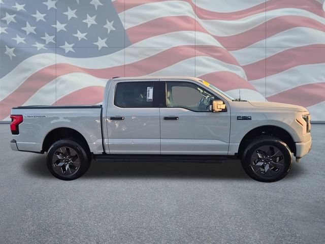 Used 2024 Ford F150 Lightning XLT AWD/4WD image 2
