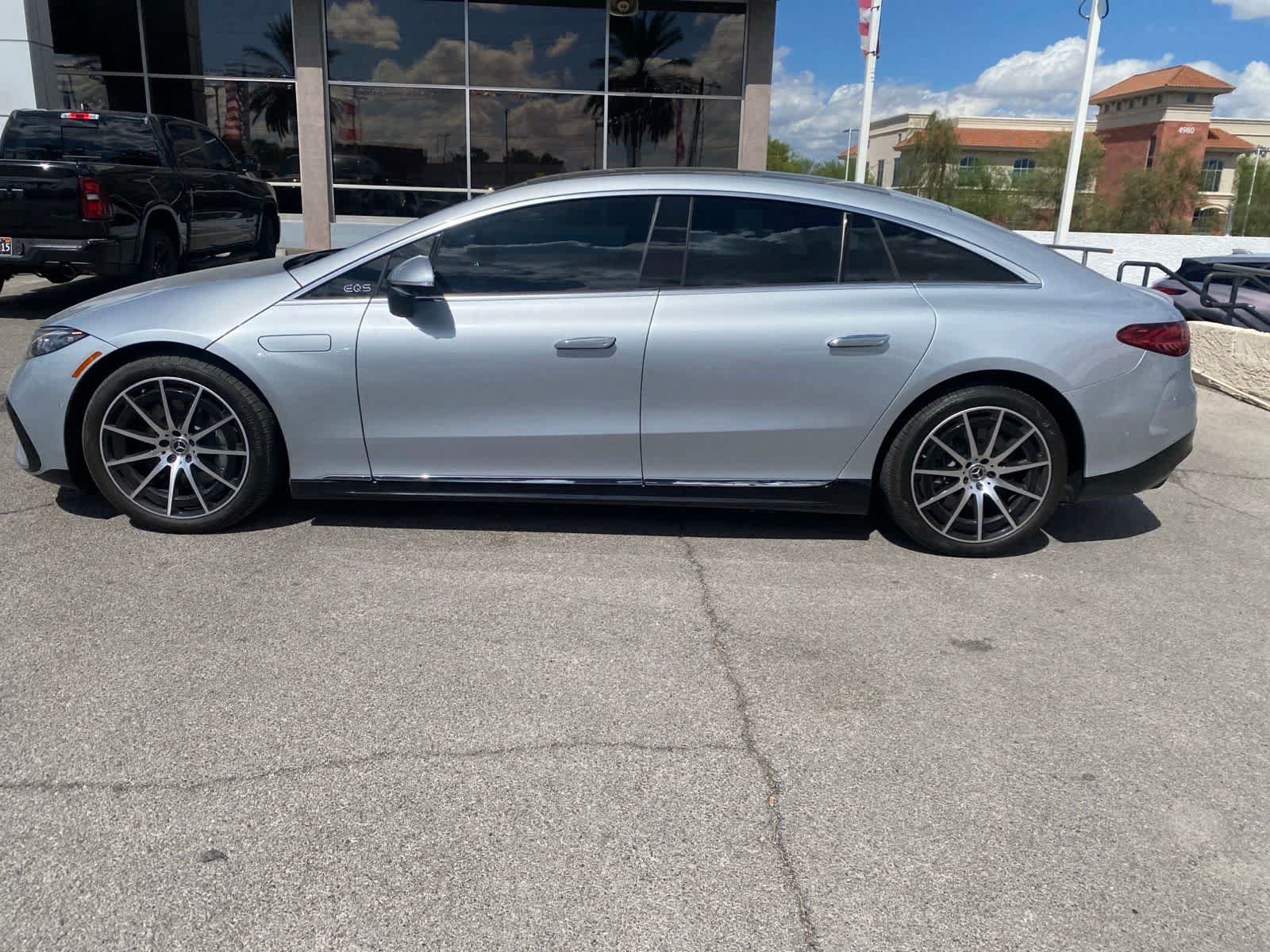 Used 2023 Mercedes-Benz EQS 580 4MATIC Sedan image 9