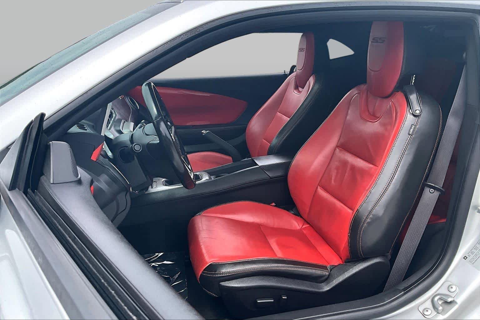 Used 2015 Chevrolet Camaro SS w/ RS Package RWD image 8