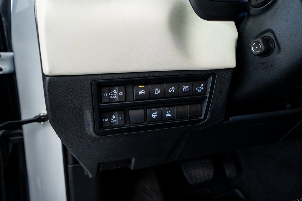 Used 2023 Toyota Tundra Capstone image 37