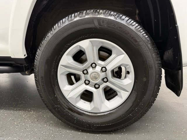 Used 2022 Toyota 4Runner SR5 Premium w/ Moonroof Package AWD/4WD image 20