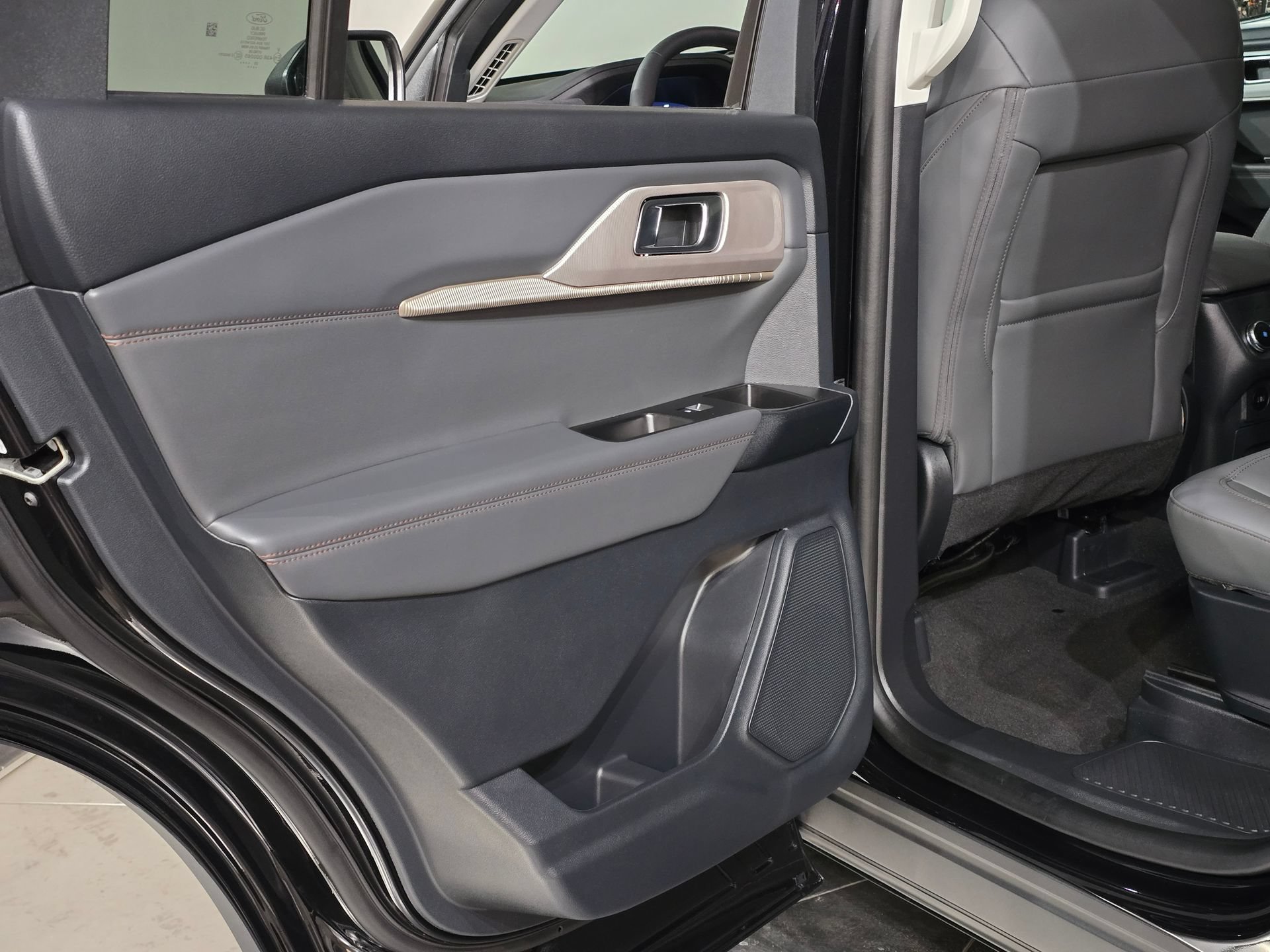 New 2026 Ford Explorer Active w/ Active Comfort Package AWD/4WD image 33