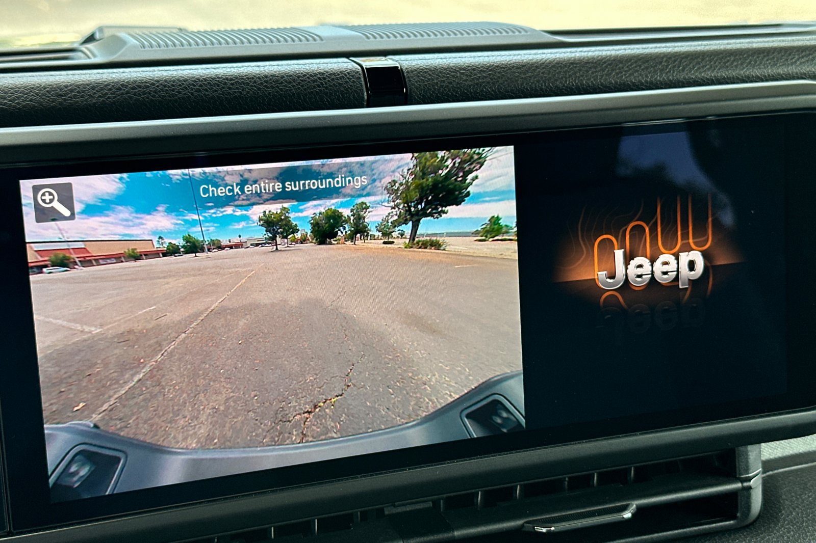 New 2026 Jeep Gladiator Sport AWD/4WD image 17